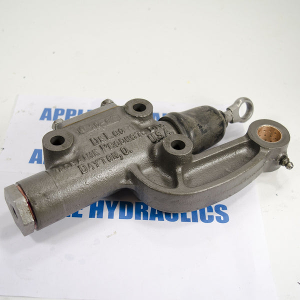 cadillac-brake-master-cylinder-circa-1950s-apple-hydraulics